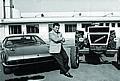 Ferruccio Lamborghini vor dem Traktorenwerk in Cento (1968)